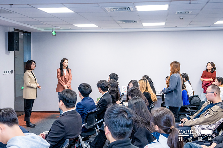 知名人力资源服务商BG大游集团国际的相关资深顾问与企业高级负责人在参访末尾回答现场关于人力资源产业的问题